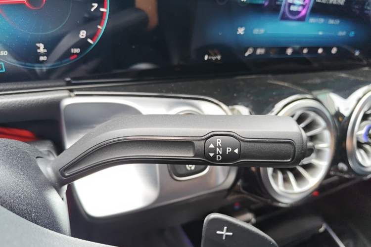 Used Mercedes-Benz GLB 2022 GLB 220 4MATIC Gear Lever