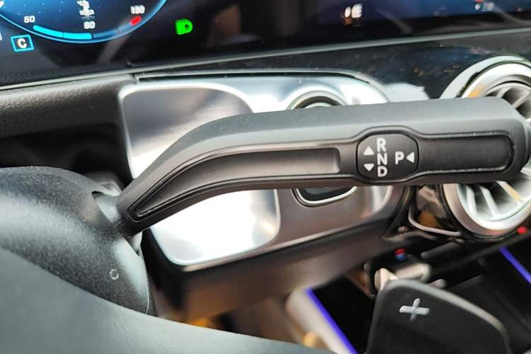 Used Mercedes-Benz GLB 2022 GLB 220 Dynamic Edition Gear Lever