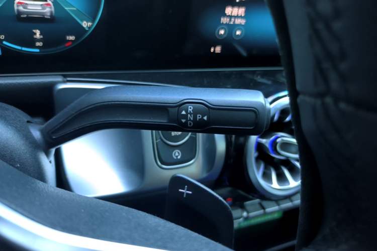 Used Mercedes-Benz GLB 2022 Updated GLB 200 Fashion Edition Gear Lever