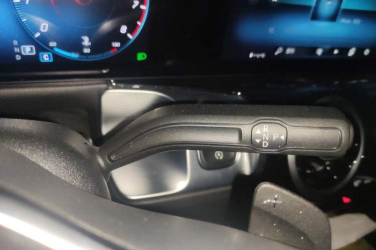 Used Mercedes-Benz GLB 2022 Second Facelift GLB 200 Dynamic Edition Gear Lever