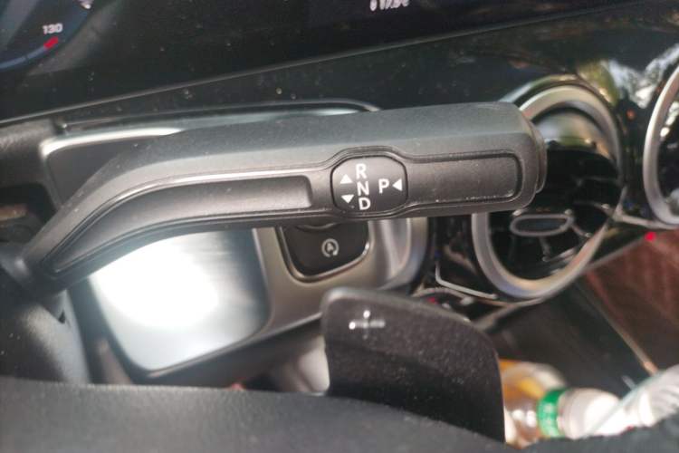 Used Mercedes-Benz GLB 2022 Second Facelift GLB 200 Fashion Edition Gear Lever