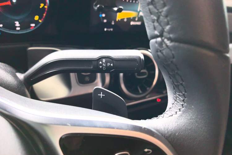 Used Mercedes-Benz GLB 2022 Second Facelift GLB 200 Dynamic Edition Gear Lever