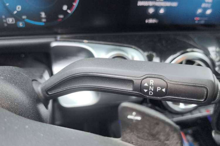 Used Mercedes-Benz GLB 2022 GLB 200 Dynamic Edition Gear Lever