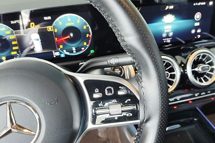 Used Mercedes-Benz GLB 2022 Second Facelift GLB 200 Dynamic Edition Gear Lever
