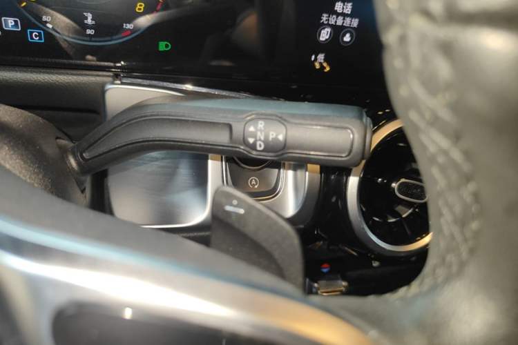 Used Mercedes-Benz GLB 2022 Second Facelift GLB 200 Fashion Edition Gear Lever