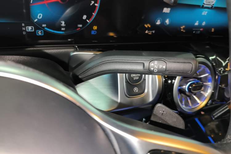 Used Mercedes-Benz GLB 2022 Updated GLB 200 Fashion Edition Gear Lever