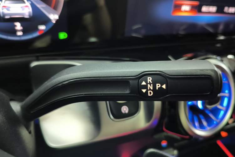Used Mercedes-Benz GLB 2022 Refresh GLB 200 Dynamic Edition Gear Lever