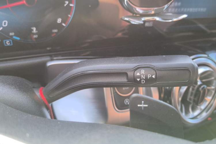 Used Mercedes-Benz GLB 2022 GLB 200 Dynamic Edition Gear Lever