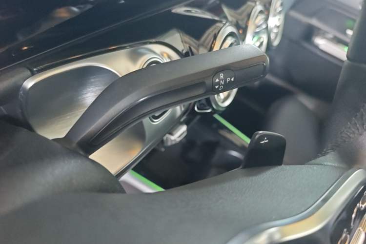 Used Mercedes-Benz GLB 2022 Second Facelift GLB 200 Dynamic Edition Gear Lever