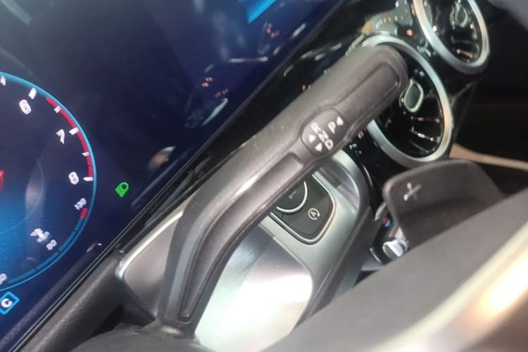 Used Mercedes-Benz GLB 2022 Second Facelift GLB 200 Dynamic Edition Gear Lever