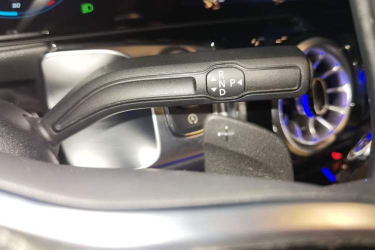 Used Mercedes-Benz GLB 2022 GLB 200 Dynamic Edition Gear Lever