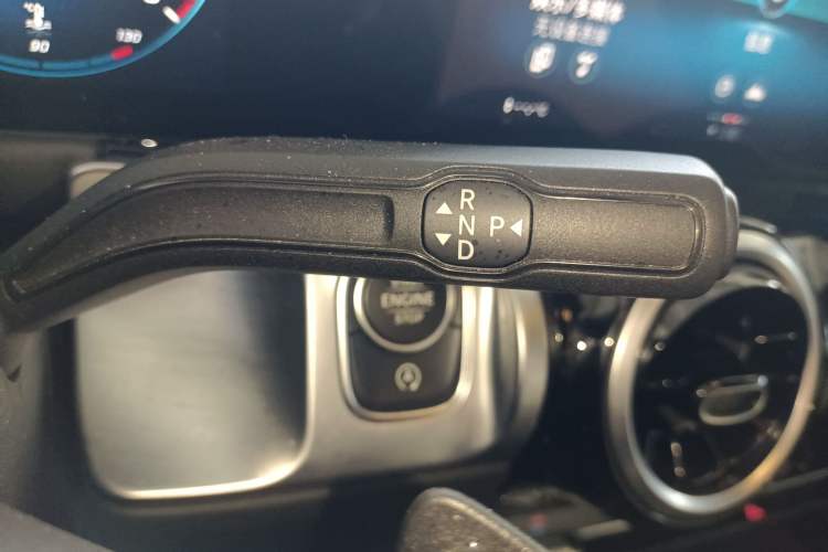 Used Mercedes-Benz GLB 2022 Second Facelift GLB 200 Fashion Edition Gear Lever