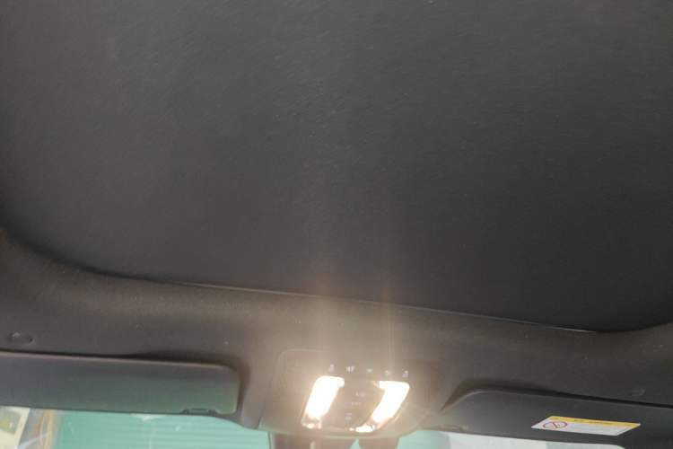 Used Mercedes-Benz GLB 2022 Second Facelift GLB 200 Dynamic Edition Headliner