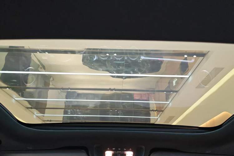 Used Mercedes-Benz GLB 2022 Second Facelift GLB 200 Dynamic Edition Headliner