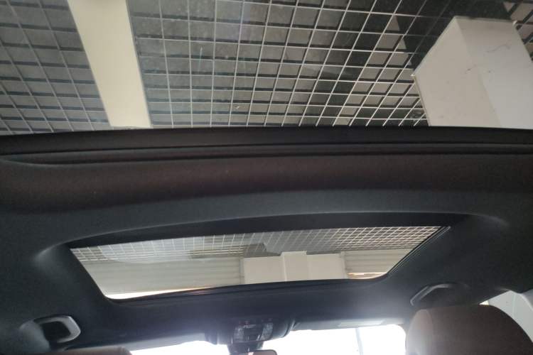 Used Mercedes-Benz GLB 2022 Second Facelift GLB 200 Dynamic Edition Headliner