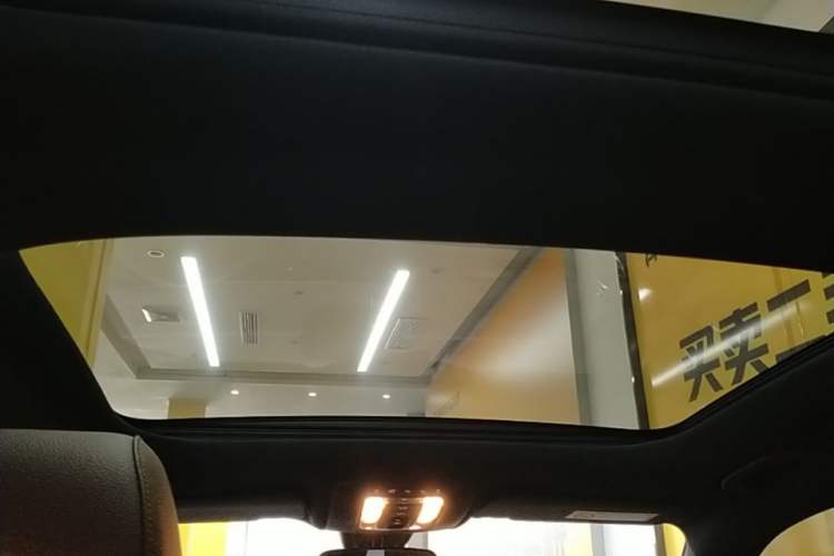Used Mercedes-Benz GLB 2022 Refresh GLB 200 Dynamic Edition Headliner