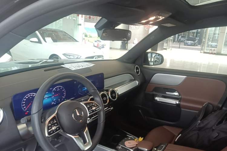 Used Mercedes-Benz GLB 2022 Second Facelift GLB 200 Dynamic Edition Headliner