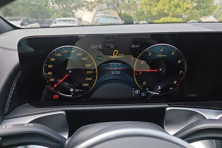 Used Mercedes-Benz GLB 2022 GLB 220 Dynamic Edition Instrument Cluster