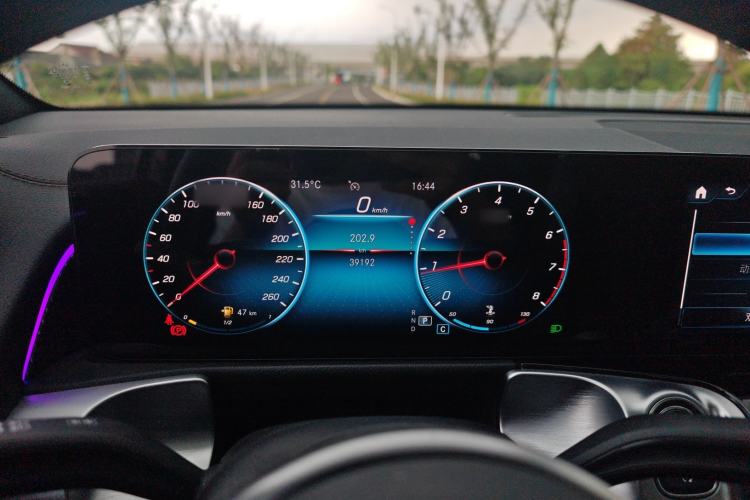 Used Mercedes-Benz GLB 2022 Refresh GLB 200 Dynamic Edition Instrument Cluster