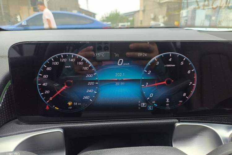 Used Mercedes-Benz GLB 2022 Refresh GLB 200 Dynamic Edition Instrument Cluster