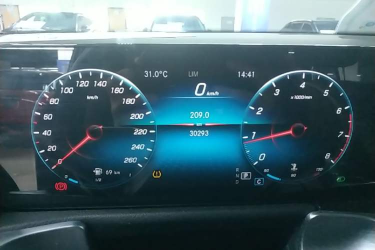 Used Mercedes-Benz GLB 2022 Second Facelift GLB 200 Fashion Edition Instrument Cluster