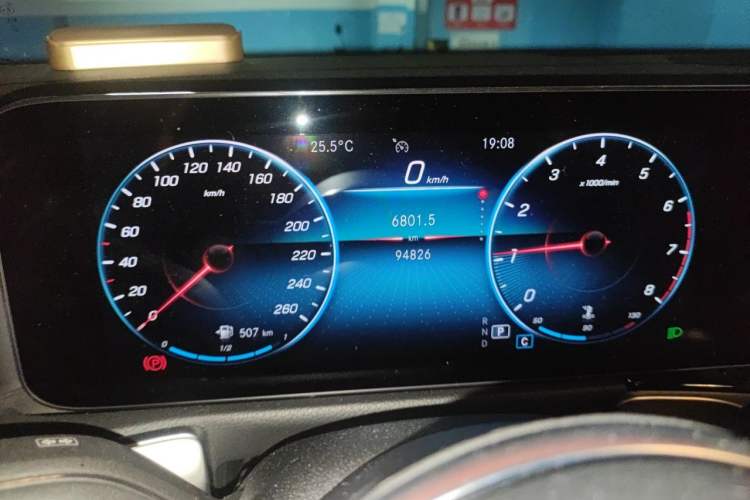 Used Mercedes-Benz GLB 2022 Second Facelift GLB 200 Fashion Edition Instrument Cluster