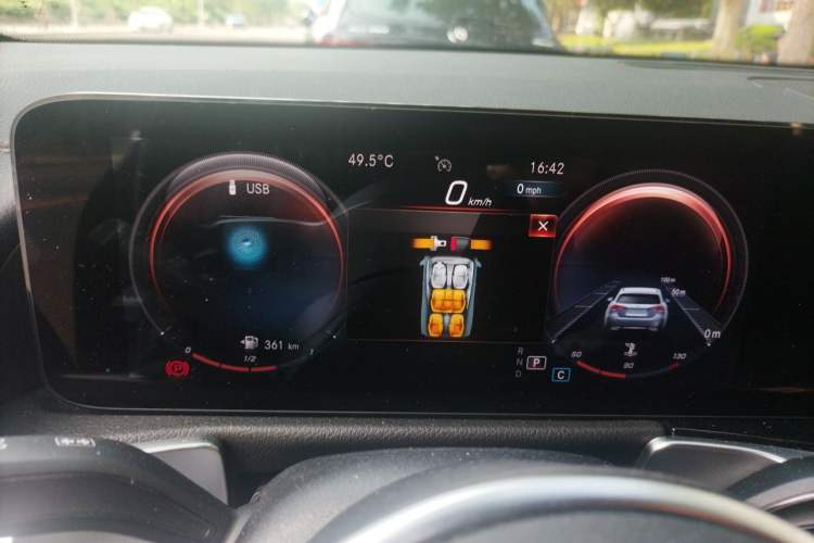 Used Mercedes-Benz GLB 2022 Second Facelift GLB 200 Fashion Edition Instrument Cluster