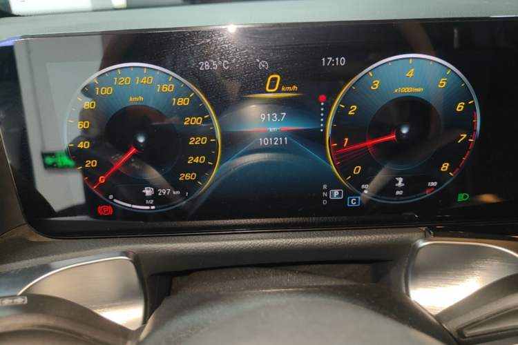 Used Mercedes-Benz GLB 2022 Second Facelift GLB 200 Fashion Edition Instrument Cluster