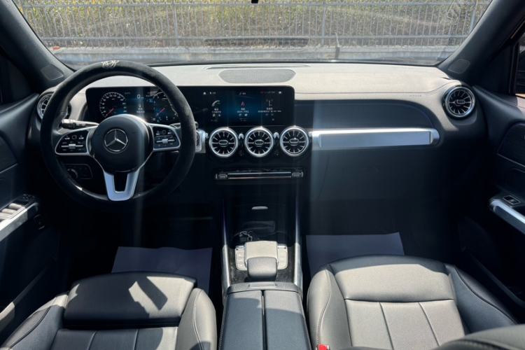 Used Mercedes-Benz GLB 2022 GLB 220 4MATIC Interior 1