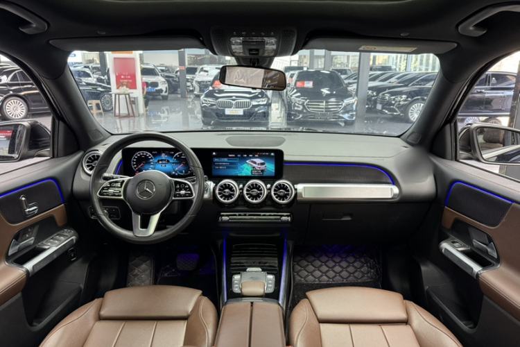Used Mercedes-Benz GLB 2022 Updated GLB 200 Fashion Edition Interior 1