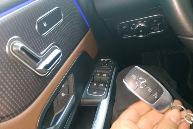 Used Mercedes-Benz GLB 2022 GLB 220 Fashion Model Interior 1