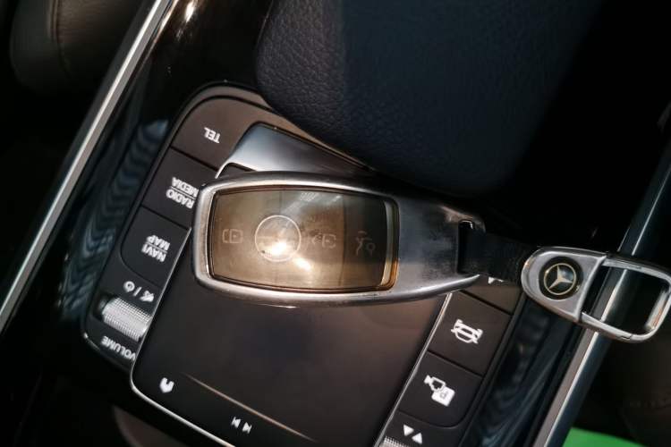 Used Mercedes-Benz GLB 2022 Updated GLB 200 Fashion Edition Interior 1