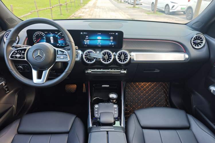 Used Mercedes-Benz GLB 2022 GLB 200 Dynamic Edition Interior 1