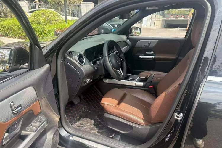 Used Mercedes-Benz GLB 2022 Second Facelift GLB 200 Fashion Edition Interior 1