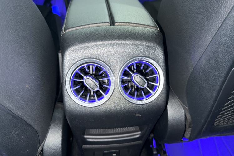 Used Mercedes-Benz GLB 2022 Second Facelift GLB 200 Dynamic Edition Interior 10