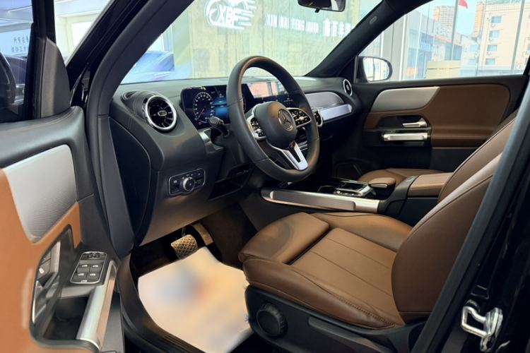 Used Mercedes-Benz GLB 2022 Second Facelift GLB 200 Fashion Edition Interior 2