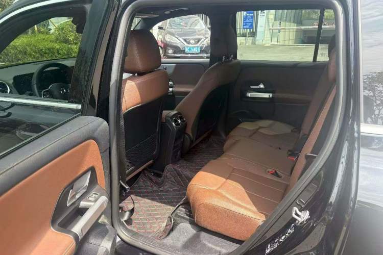 Used Mercedes-Benz GLB 2022 Second Facelift GLB 200 Fashion Edition Interior 2