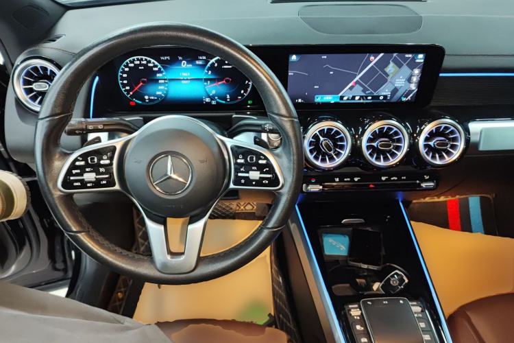 Used Mercedes-Benz GLB 2022 GLB 220 4MATIC Interior 2