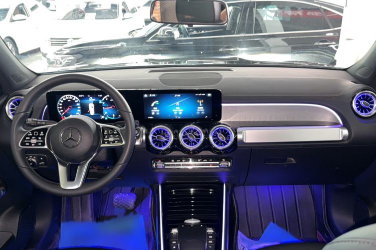 Used Mercedes-Benz GLB 2022 Second Facelift GLB 200 Dynamic Edition Interior 3