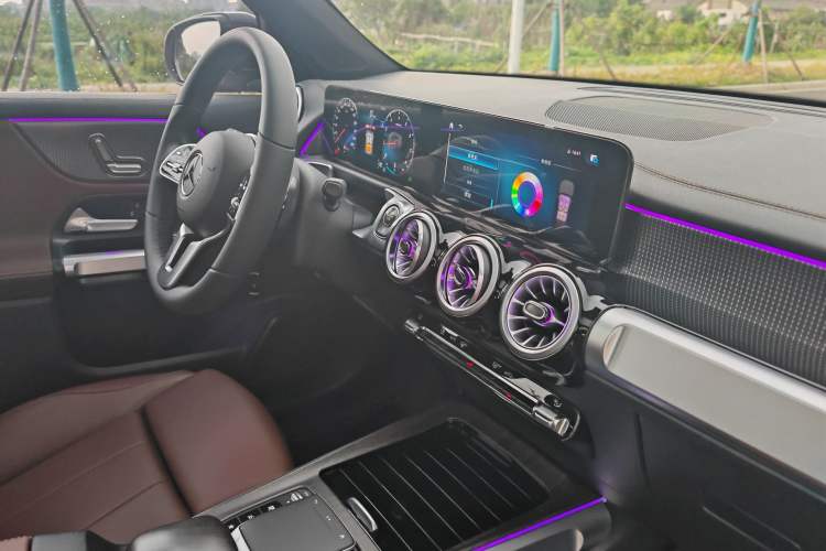 Used Mercedes-Benz GLB 2022 Refresh GLB 200 Dynamic Edition Interior 3