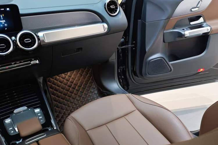 Used Mercedes-Benz GLB 2022 Second Facelift GLB 200 Dynamic Edition Interior 3
