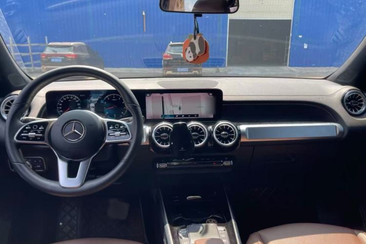 Used Mercedes-Benz GLB 2022 GLB 220 4MATIC Interior 3