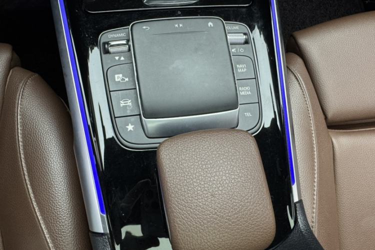 Used Mercedes-Benz GLB 2022 Updated GLB 200 Fashion Edition Interior 3