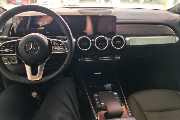 Used Mercedes-Benz GLB 2022 Second Facelift GLB 200 Fashion Edition Interior 3