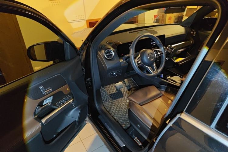 Used Mercedes-Benz GLB 2022 Updated GLB 200 Fashion Edition Interior 3
