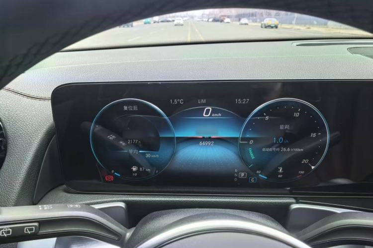 Used Mercedes-Benz GLB 2022 Second Facelift GLB 200 Dynamic Edition Interior 4