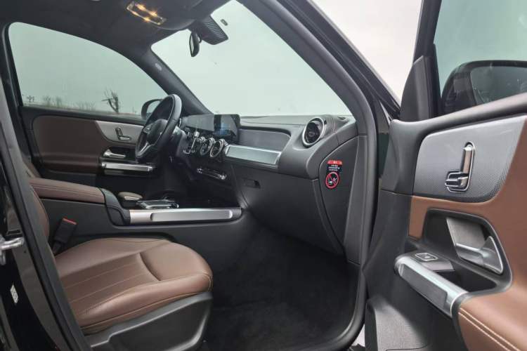 Used Mercedes-Benz GLB 2022 Second Facelift GLB 200 Dynamic Edition Interior 6
