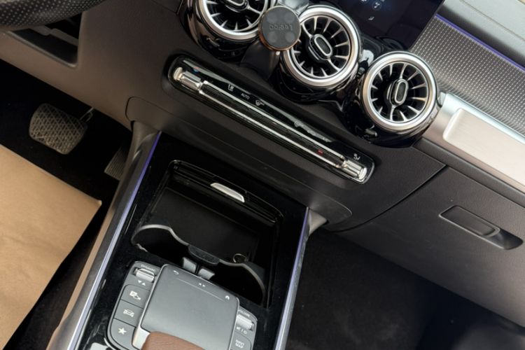 Used Mercedes-Benz GLB 2022 Refresh GLB 200 Dynamic Edition Interior 9