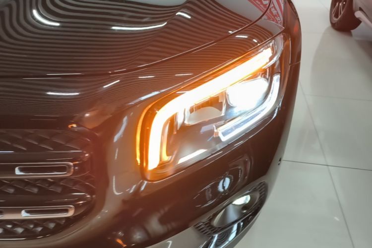 Used Mercedes-Benz GLB 2022 Refreshed GLB 200 4MATIC Left Front Headlight