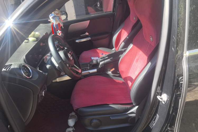 Used Mercedes-Benz GLB 2022 Second Facelift GLB 200 Fashion Edition Left Front Seat